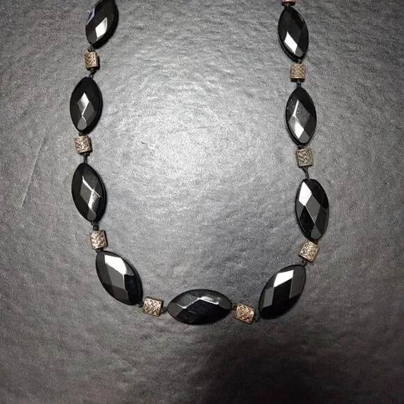 Faceted black stone necklace - Picture 2 of 7